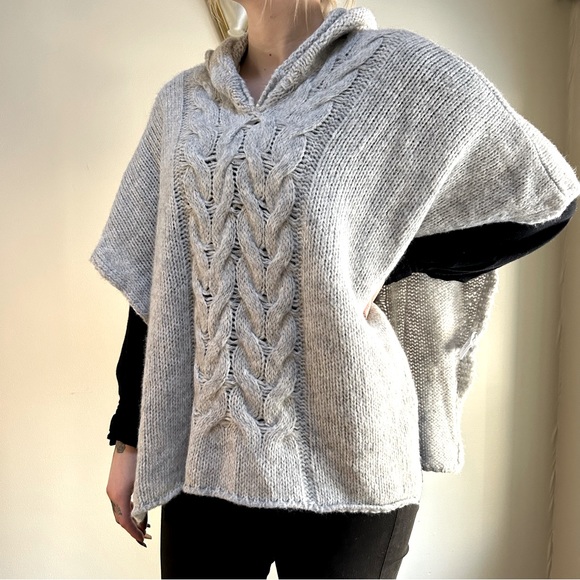 Cocogio Sweaters - Cocogio ~new~Chunky Lightweight Cable Knit Hoodie Poncho